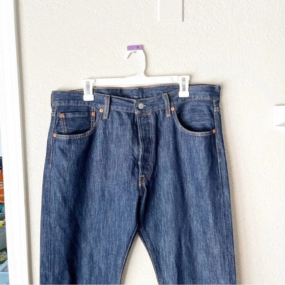 Levi's 501 Jeans Men's 36x30 Dark Wash Button Fly Classic Denim 100% Cototn - Picture 3 of 8